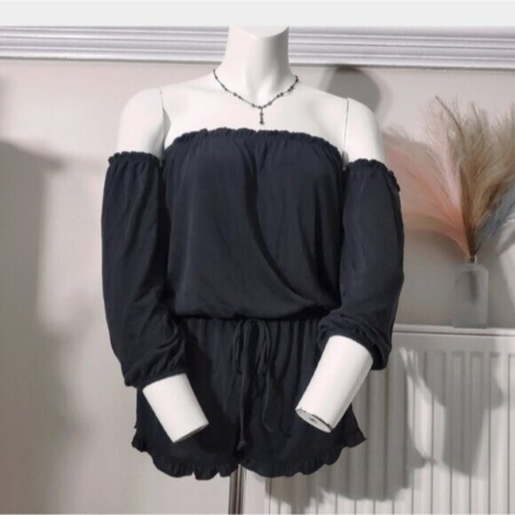 RESORT- Cloth & Stone Boho Off the Shoulder Romper Shorts with drawstring- Small - Picture 3 of 9